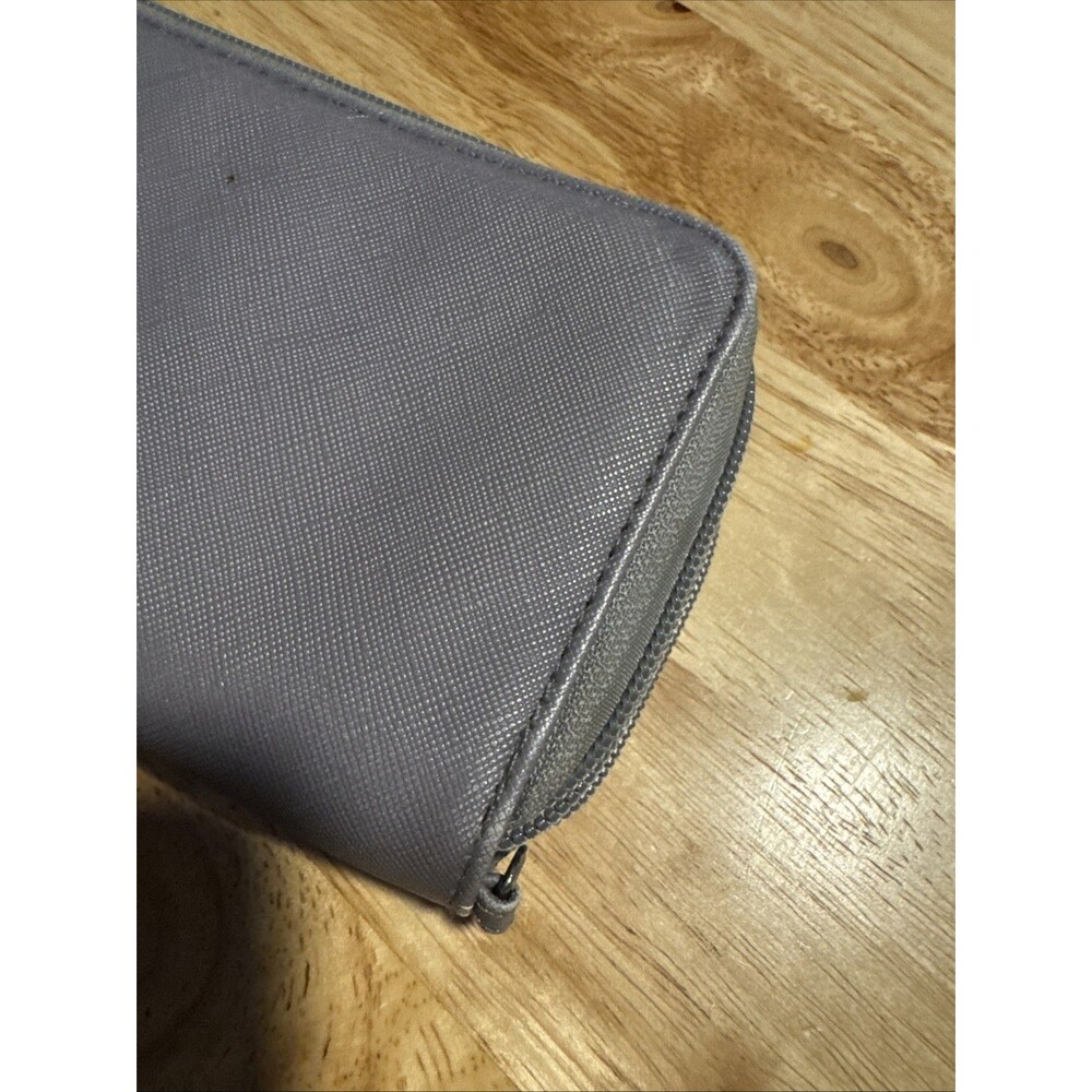 Tahari Wallet RFID PROTECTION Double Zipper Wristlet Strap Gray Non Leather - Picture 4 of 6